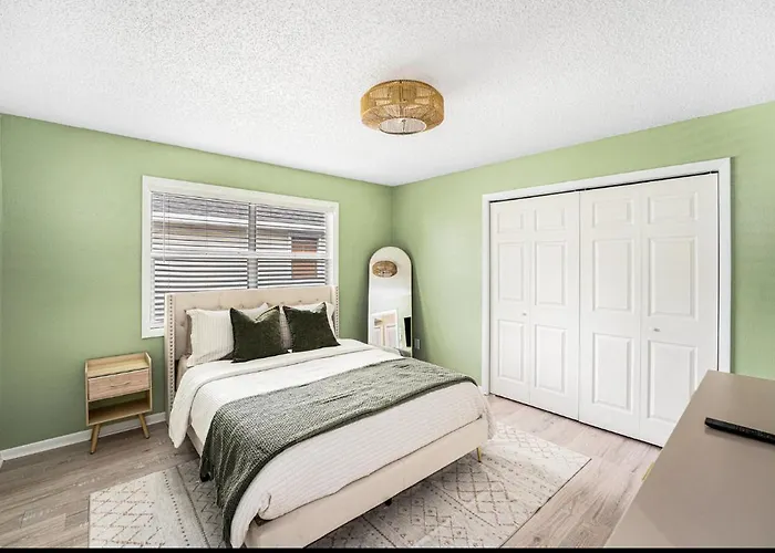 Holiday home Coastal Escape- 4 Minute Walk To The Beach!